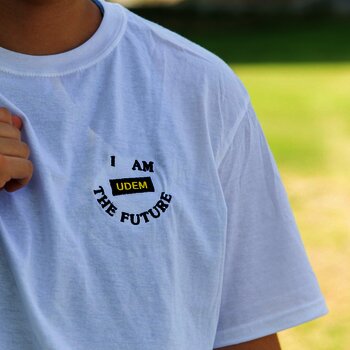 Playera I AM THE FUTURE