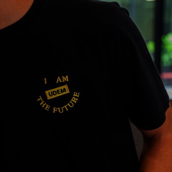 Playera I AM THE FUTURE